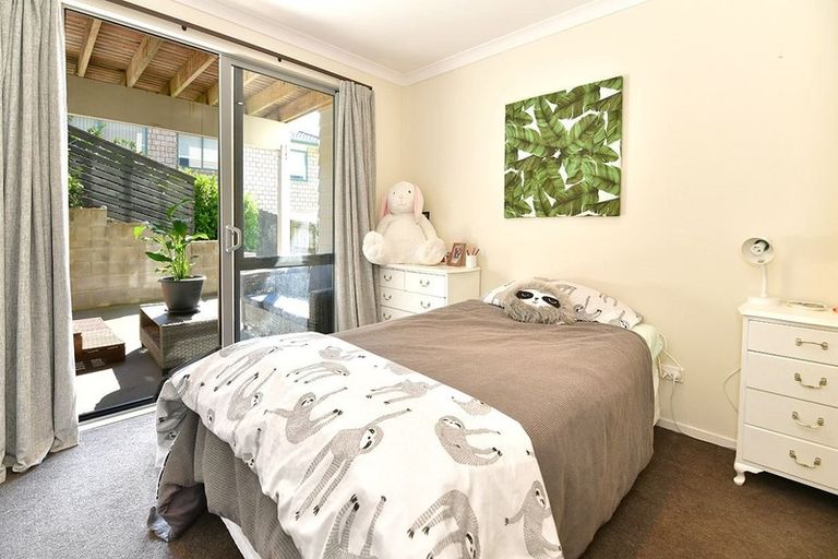 Photo of property in 8 Rivervale Grove, Stanmore Bay, Whangaparaoa, 0932