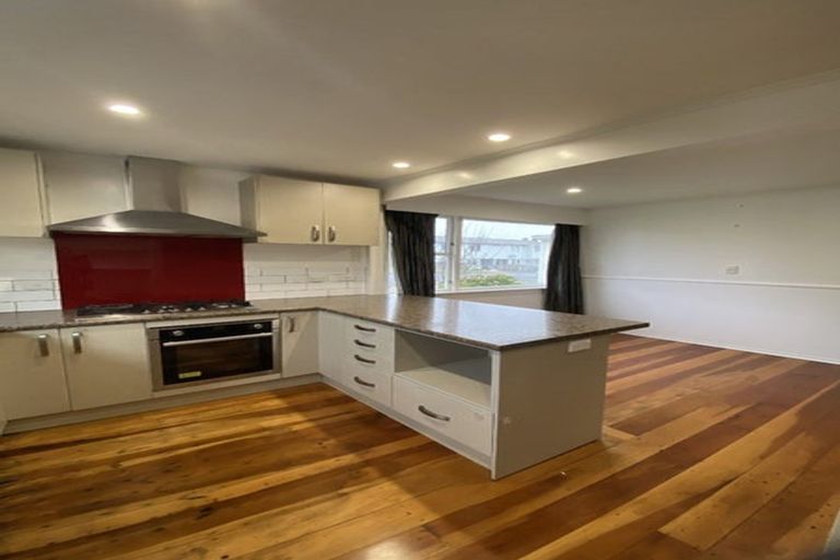 Photo of property in 87 Bell Street, Tawa, Wellington, 5028