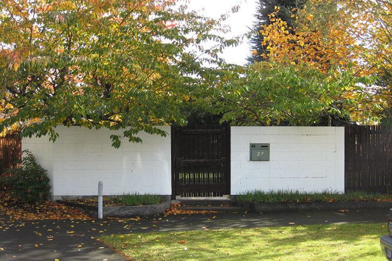 Photo of property in 27 Gothic Place, Ilam, Christchurch, 8041