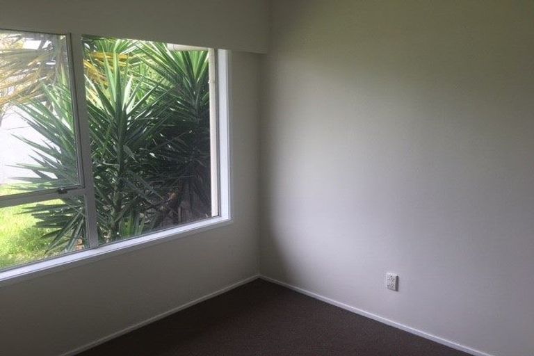 Photo of property in 1/29 Kindergarten Drive, Conifer Grove, Takanini, 2112