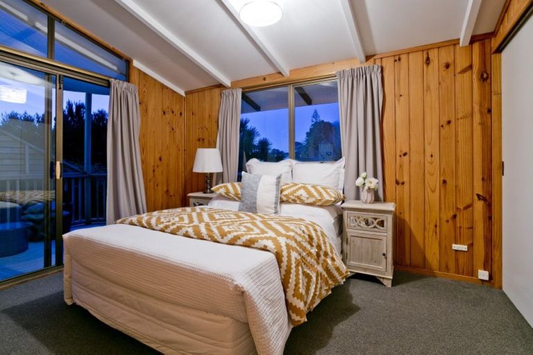 Photo of property in 69 Peach Road, Glenfield, Auckland, 0629