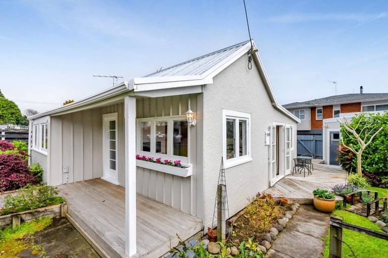 Photo of property in 210a Tukapa Street, Westown, New Plymouth, 4310