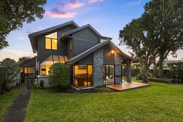 Photo of property in 1 Maygrove Drive, Orewa, 0931