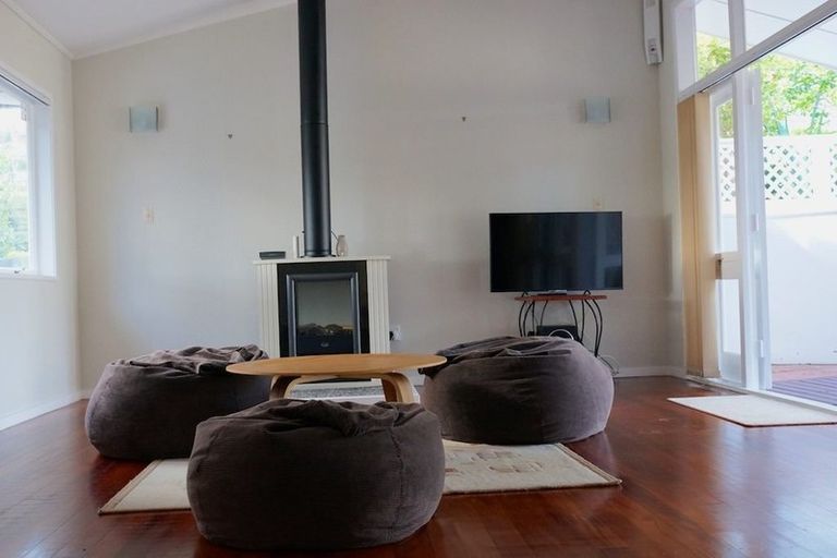 Photo of property in 20 Brunton Place, Glenfield, Auckland, 0629