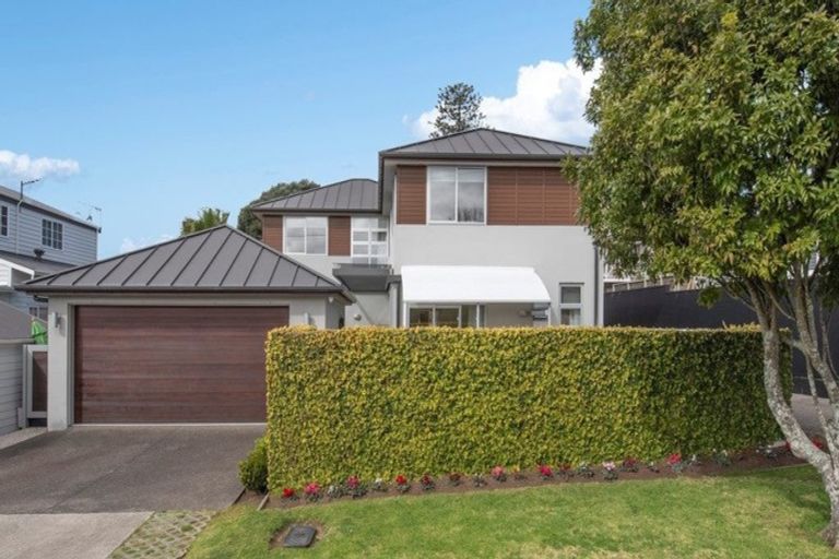 Photo of property in 8 Sylvan Park Avenue, Milford, Auckland, 0620