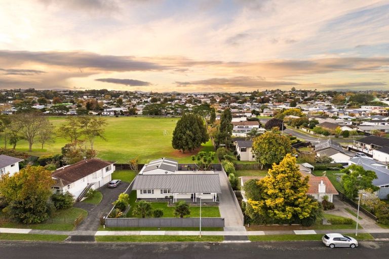 Photo of property in 18 Amanda Avenue, Dinsdale, Hamilton, 3204