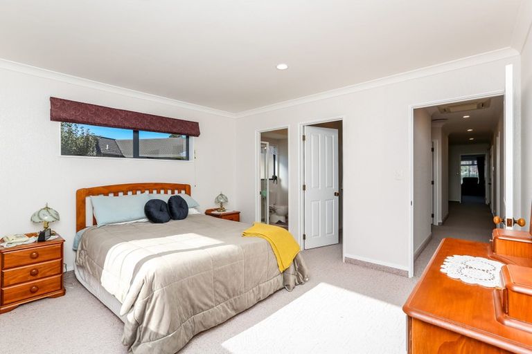 Photo of property in 8 Adam Lile Drive, Highlands Park, New Plymouth, 4312