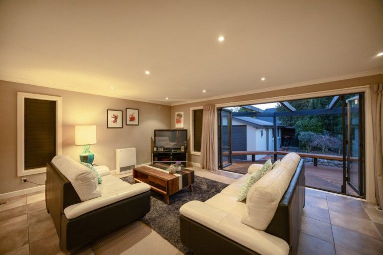 Photo of property in 42 Lincoln Terrace, Hokowhitu, Palmerston North, 4410