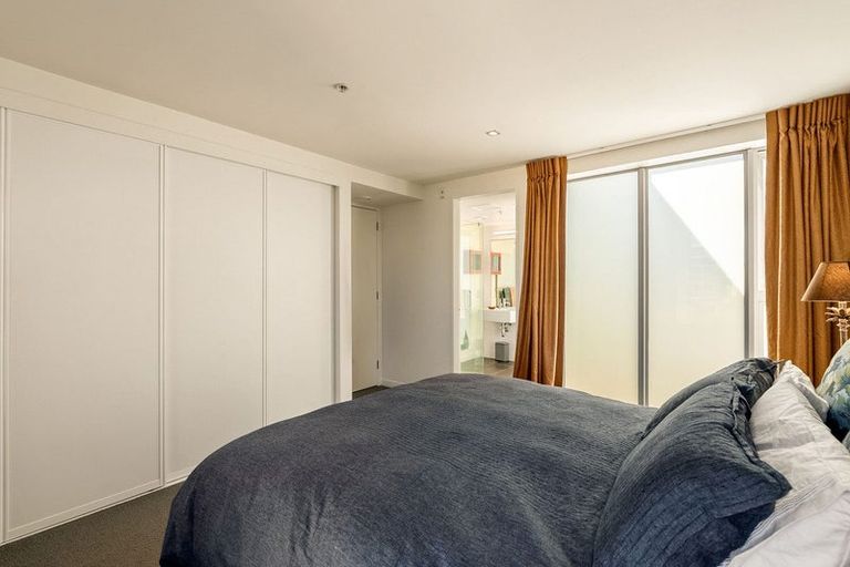 Photo of property in Portal Apartments, 8a/42 Cable Street, Te Aro, Wellington, 6011
