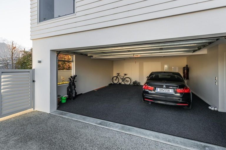 Photo of property in 37a Bay View Road, Kelvin Heights, Queenstown, 9300