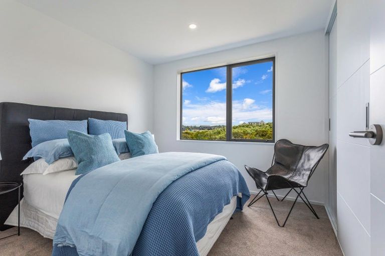 Photo of property in 5 Makumaku Place, Long Bay, Auckland, 0630