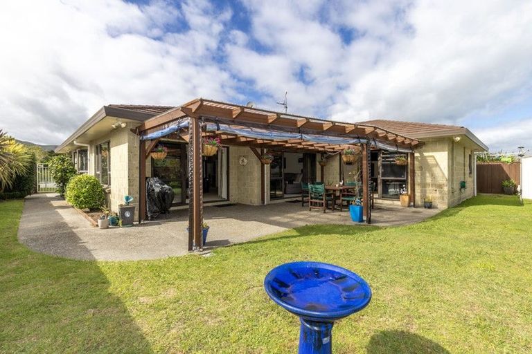 Photo of property in 196 Milne Drive, Paraparaumu, 5032