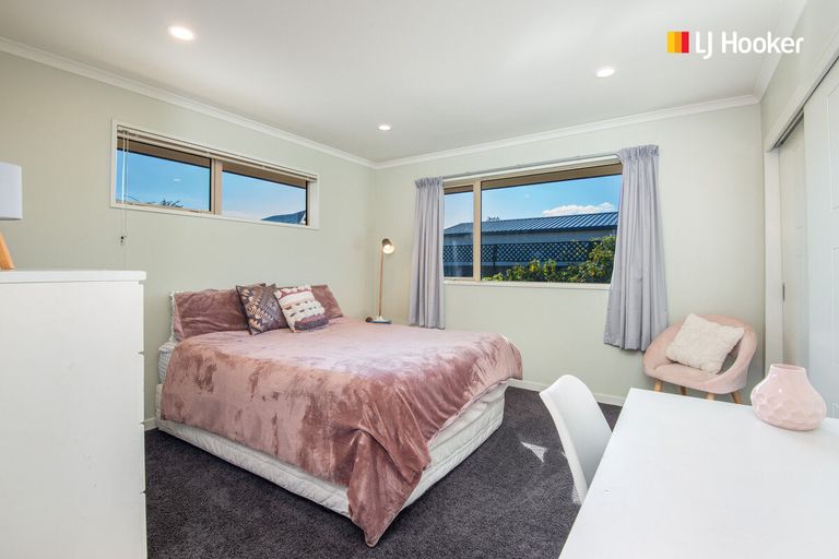 Photo of property in 1 Watt Street, Mosgiel, 9024