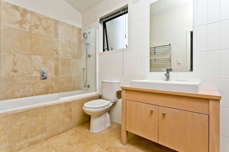 Photo of property in Point Ridge, 19/130 Gills Road, Albany Heights, Auckland, 0632