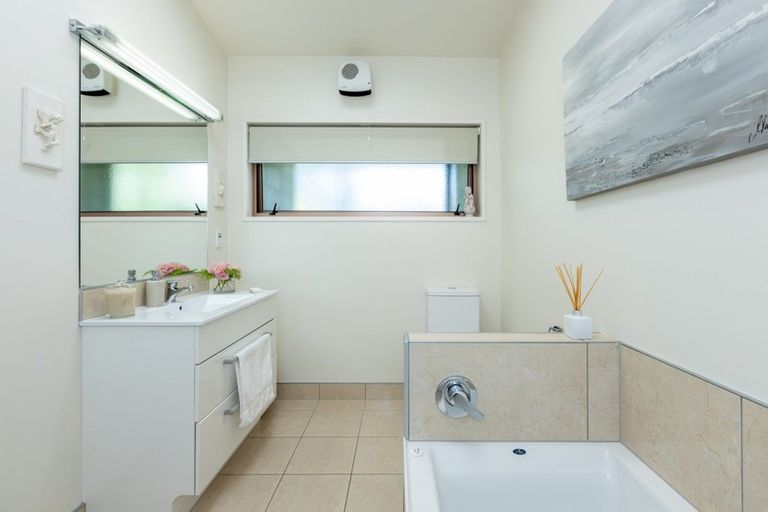 Photo of property in 72 Puketapu Road, Taradale, Napier, 4112