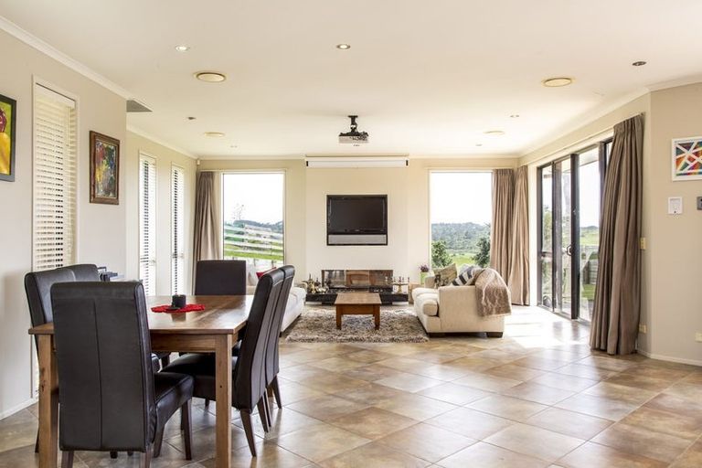 Photo of property in 38a Kaipara Lake Road, South Head, Helensville, 0874