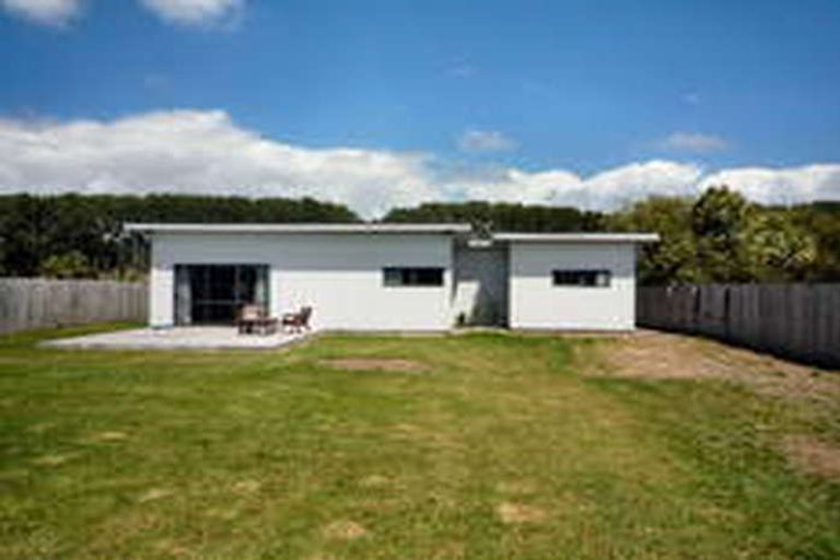 Photo of property in 10 Pacific Place, Whitianga, 3510