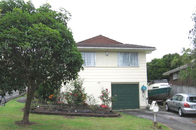 Photo of property in 2/19 Regency Place, Sunnynook, Auckland, 0632
