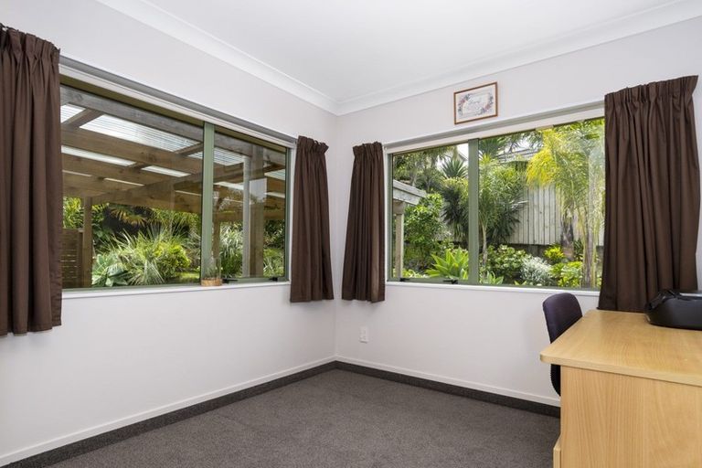 Photo of property in 19 Owen Place, Omokoroa, 3114
