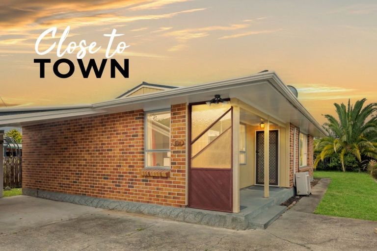 Photo of property in 2/18 Seddon Street, Wallaceville, Upper Hutt, 5018