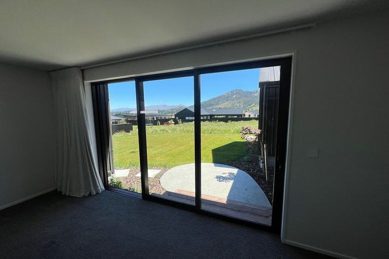 Photo of property in 10 Tomtit Crescent, Lake Hawea, 9382