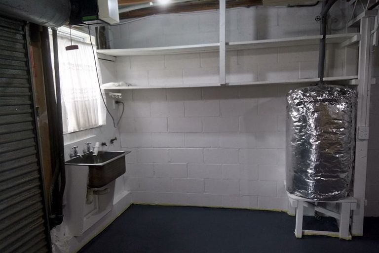 Photo of property in 1/10 Mckelvey Place, Tawa, Wellington, 5028