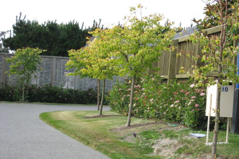 Photo of property in 10 Derby Close, Prebbleton, 7604