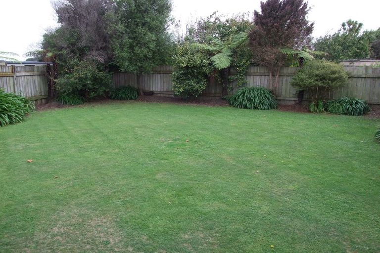 Photo of property in 17 Delta Place, Milson, Palmerston North, 4414