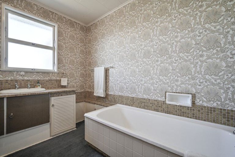 Photo of property in 612 Ballantyne Street, Frimley, Hastings, 4120