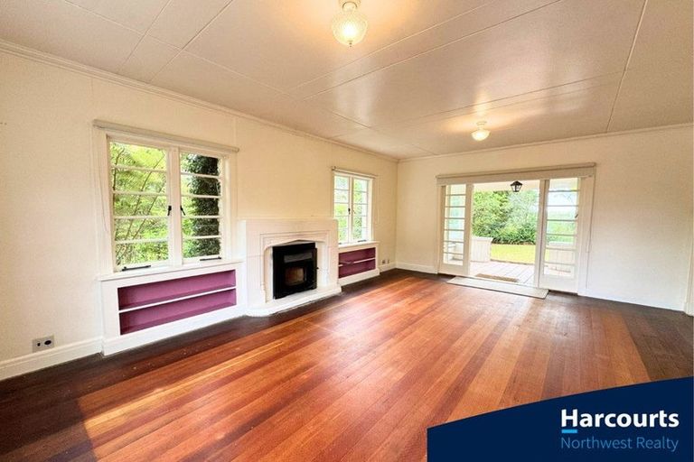 Photo of property in 86 Tawa Road, Kumeu, 0891