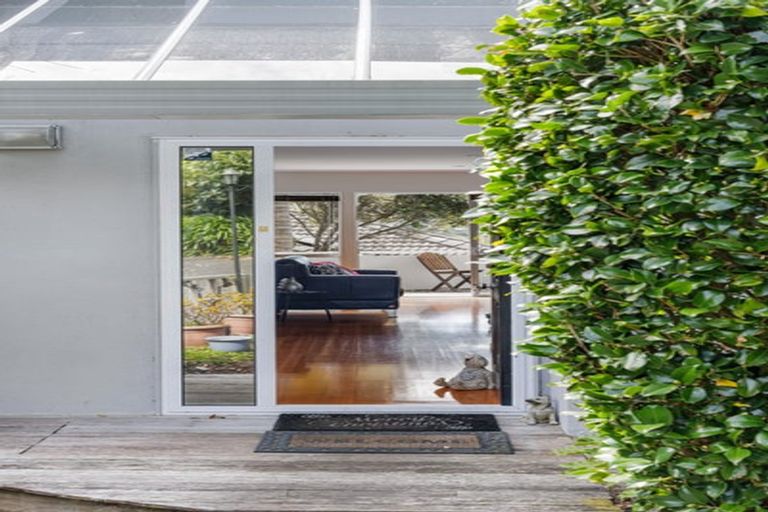 Photo of property in 37 Vista Motu, Red Beach, 0932