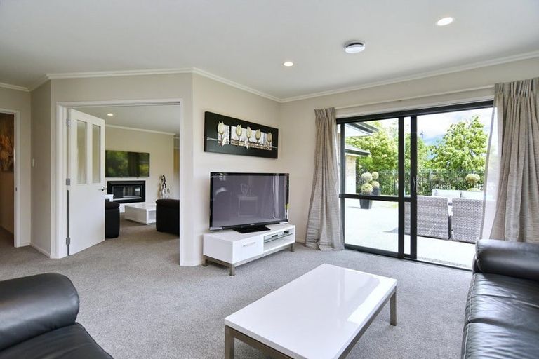Photo of property in 3 Orewa Close, Parklands, Christchurch, 8083
