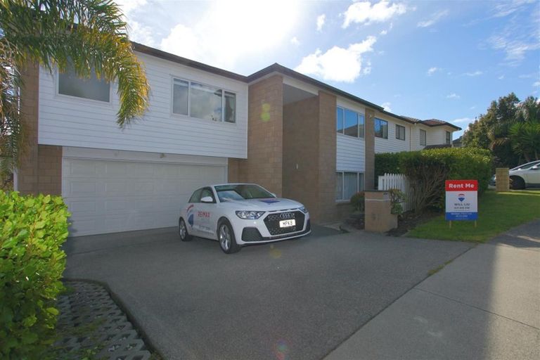 Photo of property in 3 Andy Crescent, Flat Bush, Auckland, 2016