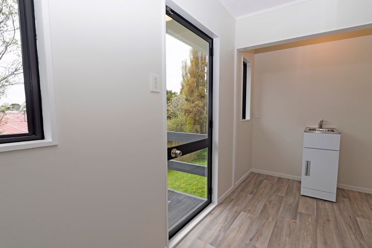 Photo of property in 2/7 Maywood Crescent, Glen Eden, Auckland, 0602