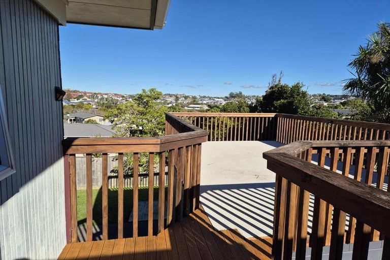 Photo of property in 27 Amorino Drive, Red Beach, 0932