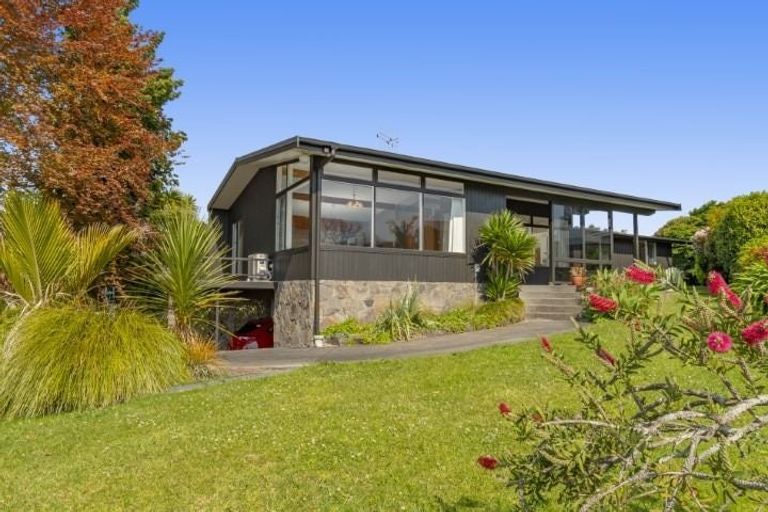 Photo of property in 345 Devonport Road, Tauranga, 3110