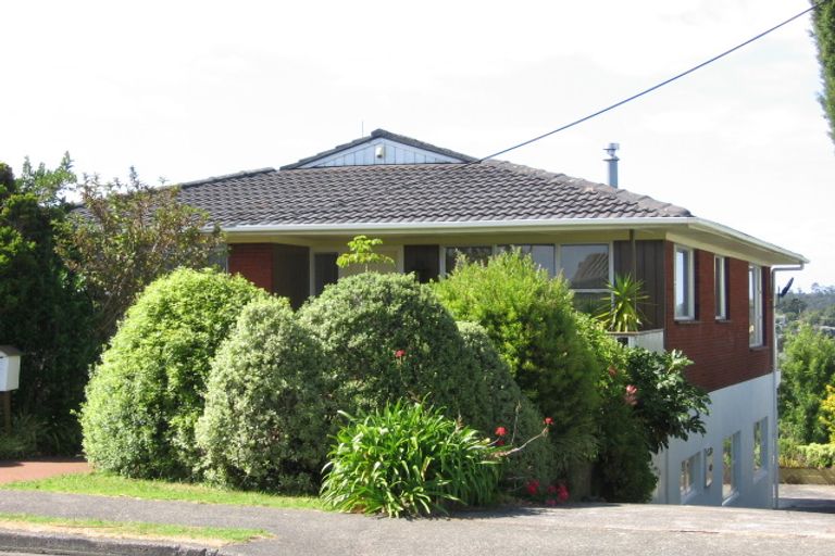 Photo of property in 18 Hadfield Street, Beach Haven, Auckland, 0626
