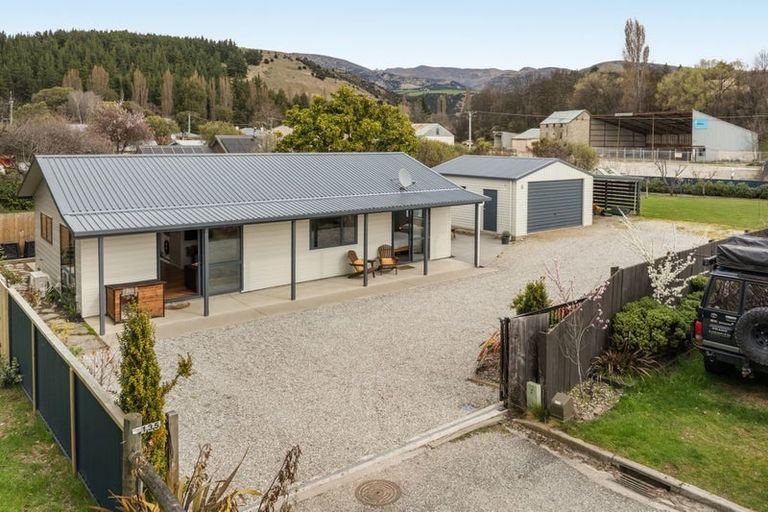 Photo of property in 135 Main Road, Luggate, Cromwell, 9383