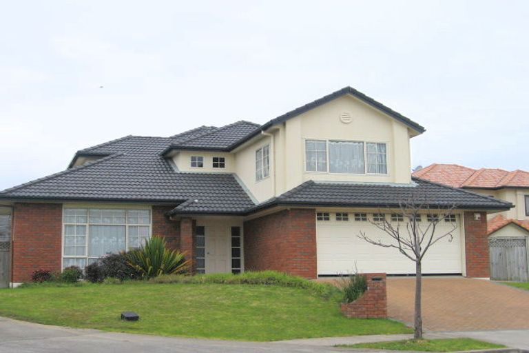 Photo of property in 22 Heyington Way, East Tamaki Heights, Auckland, 2016