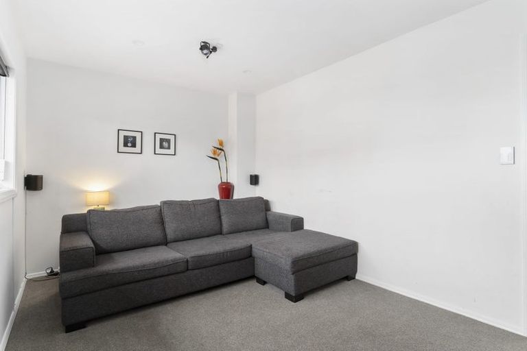 Photo of property in 4 Otahuri Crescent, Greenlane, Auckland, 1051