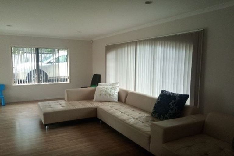 Photo of property in 8 Stellamaris Way, Northpark, Auckland, 2013