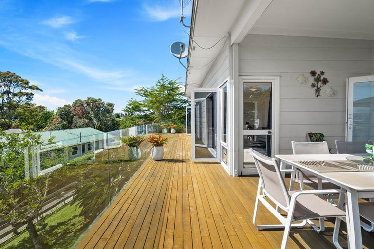 Photo of property in 52 Totara Road, Te Atatu Peninsula, Auckland, 0610