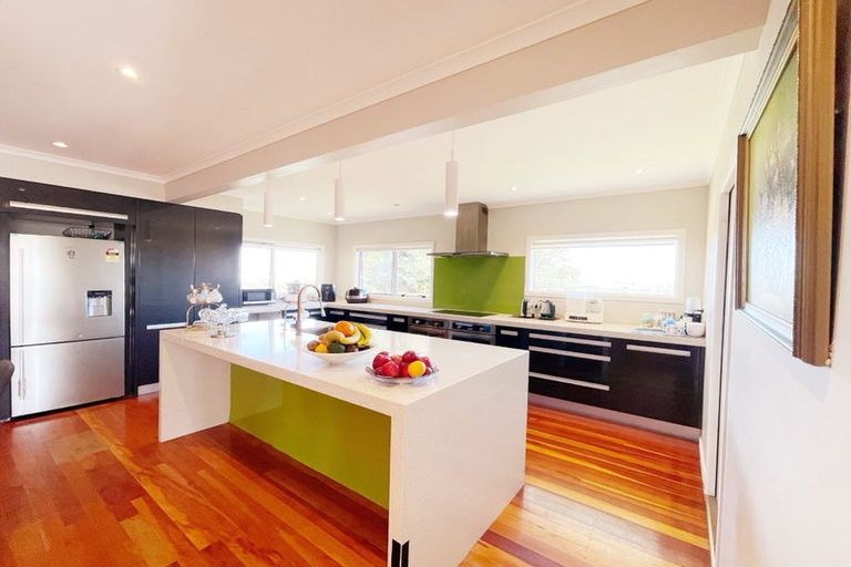Photo of property in 35 Miramar Place, Pakuranga, Auckland, 2010