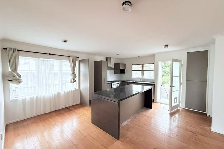 Photo of property in 46 Wilsher Crescent, Henderson, Auckland, 0612