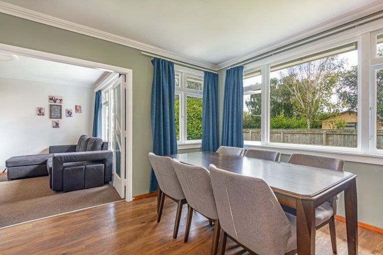 Photo of property in 8 Winston Avenue, Hokowhitu, Palmerston North, 4410