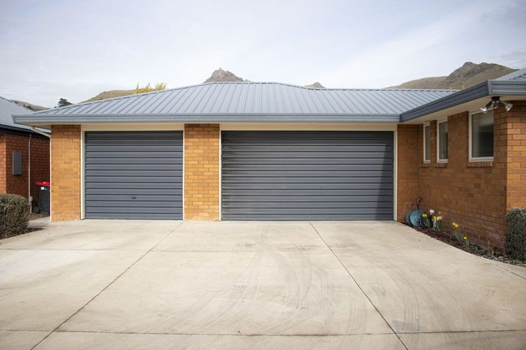 Photo of property in 8 Wendy Place, Heathcote Valley, Christchurch, 8022
