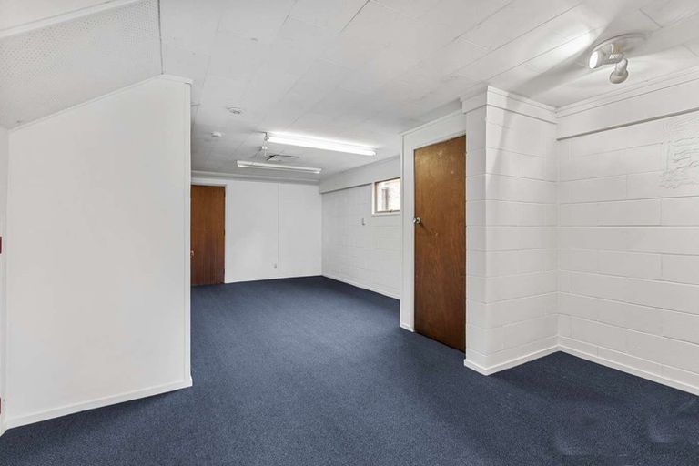 Photo of property in 52 Lawrence Crescent, Hillpark, Auckland, 2102