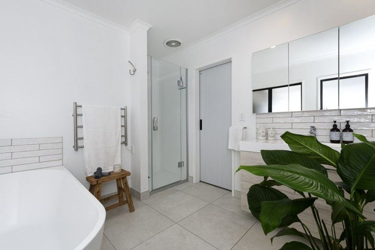 Photo of property in 17 Linklater Avenue, Bellevue, Tauranga, 3110