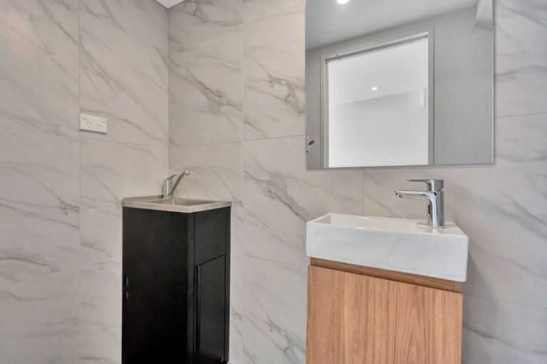 Photo of property in 7/24 Tomo Street, New Lynn, Auckland, 0600