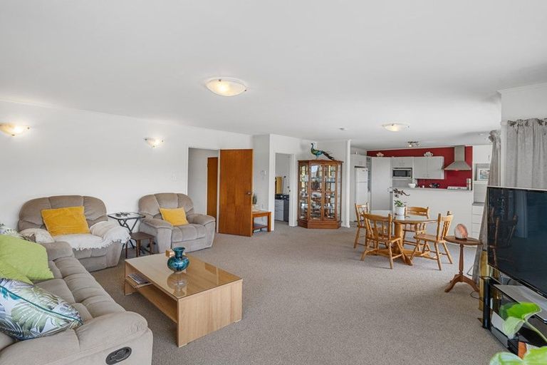 Photo of property in 85 Weatherly Road, Torbay, Auckland, 0630